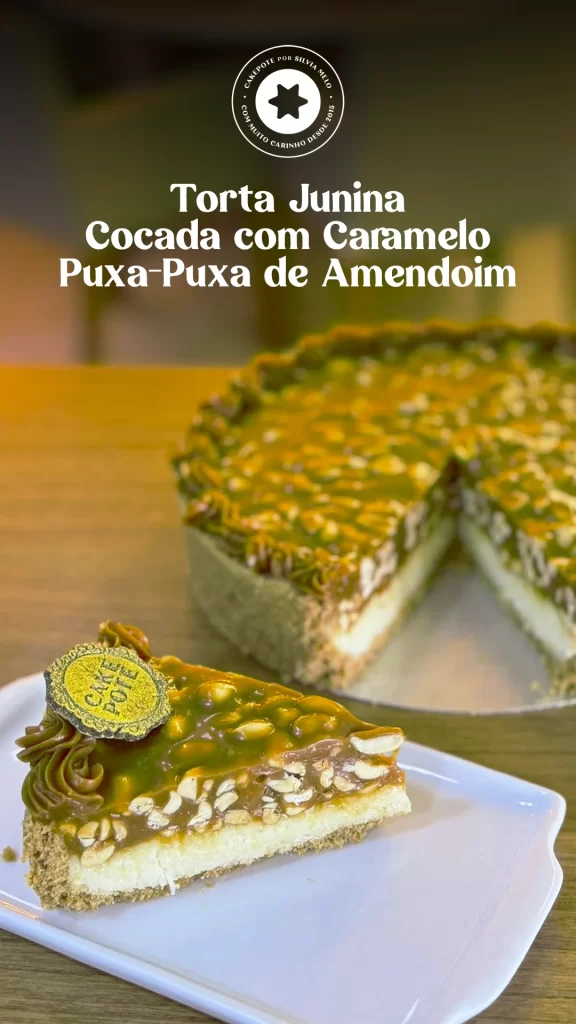 Torta junina de cocada com caramelo puxa puxa